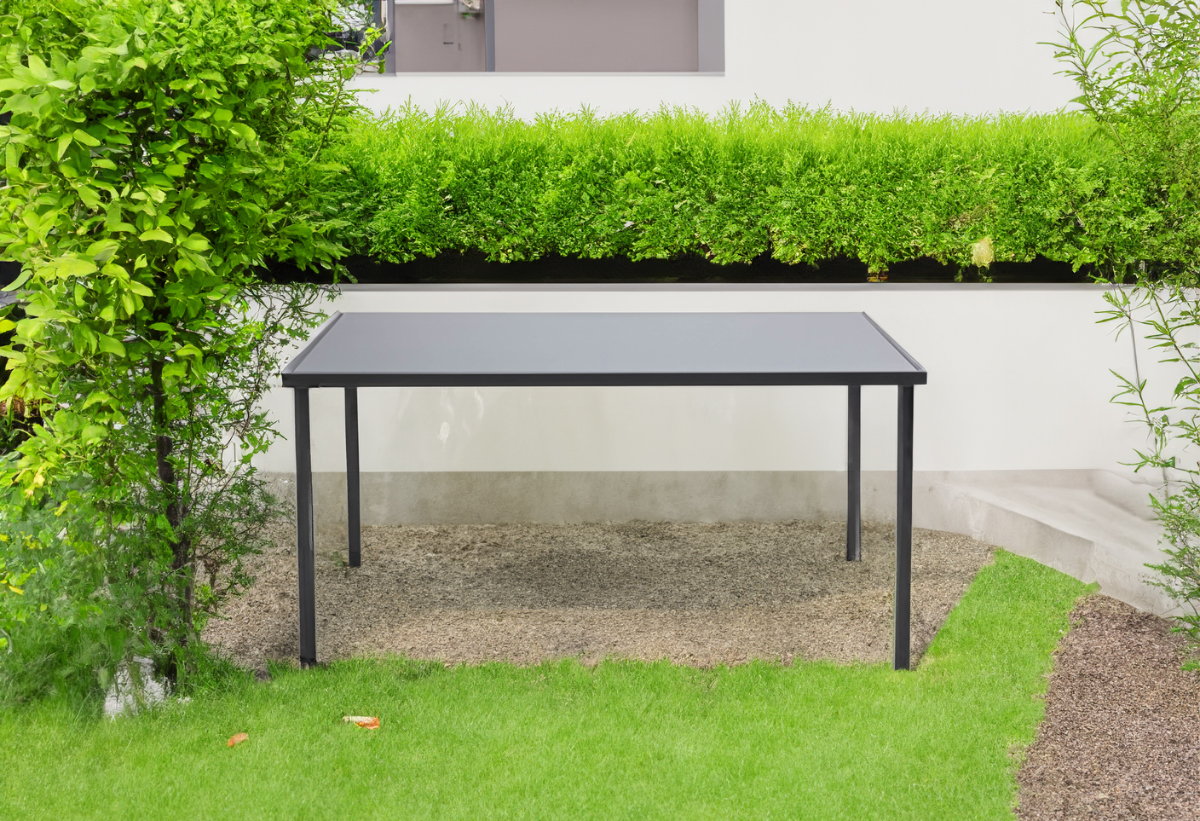 Απεικονίζεται το τραπέζι.